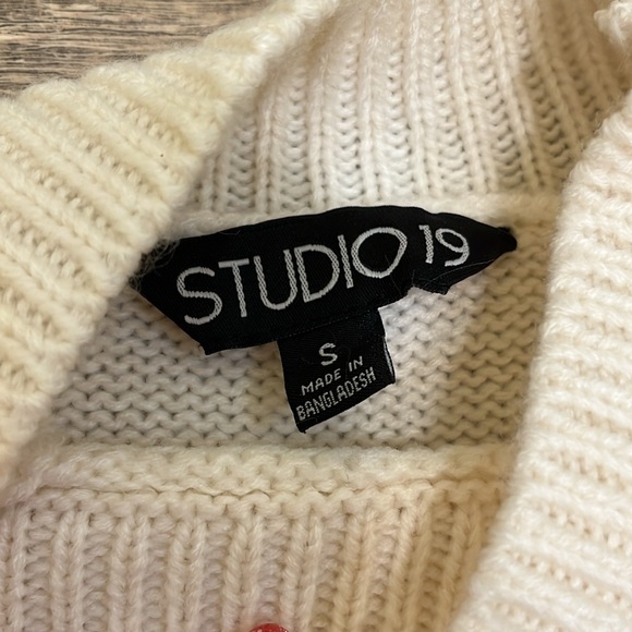 Cableknit Ruffled pullover sweater - Picture 4 of 10